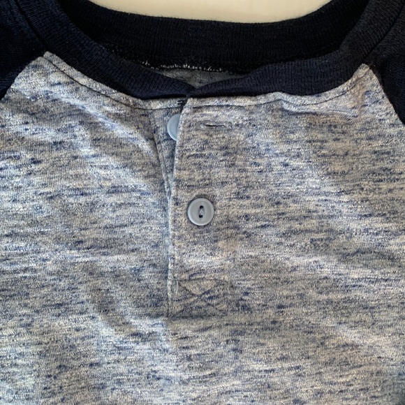 GAP LS shirt (4T) - Picture 2 of 6
